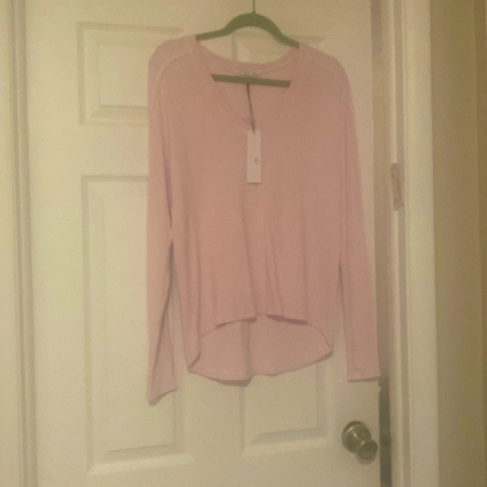 Michael Stars size xs pale pink v neck long sleeve T-shirt